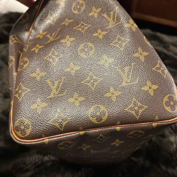 Louis Vuitton - Picture 5 of 14